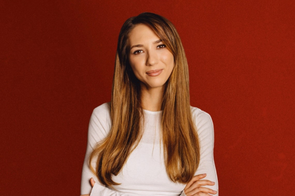 &Ncy;&acy;&dcy;&yacy; &Dcy;&zhcy;&acy;&bcy;&rcy;&acy;&icy;&lcy;&ocy;&vcy;&acy;&period; Stand Up &Ncy;&icy;&zhcy;&ncy;&icy;&jcy; &Ncy;&ocy;&vcy;&gcy;&ocy;&rcy;&ocy;&dcy;