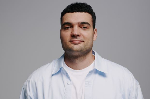 &Acy;&rcy;&tcy;&iecy;&mcy; &Vcy;&icy;&ncy;&ocy;&kcy;&ucy;&rcy;&period; &Scy;&ocy;&lcy;&softcy;&ncy;&ycy;&jcy; Stand Up &kcy;&ocy;&ncy;&tscy;&iecy;&rcy;&tcy;