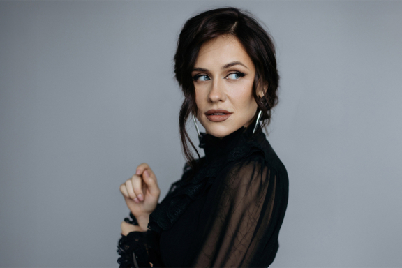 &Ocy;&lcy;&softcy;&gcy;&acy; &Mcy;&acy;&lcy;&acy;&shchcy;&iecy;&ncy;&kcy;&ocy;&period; Stand Up &Ncy;&icy;&zhcy;&ncy;&icy;&jcy; &Ncy;&ocy;&vcy;&gcy;&ocy;&rcy;&ocy;&dcy;